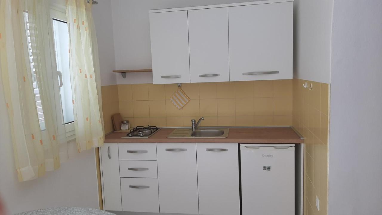 Apartments Kekica Novalja Eksteriør bilde