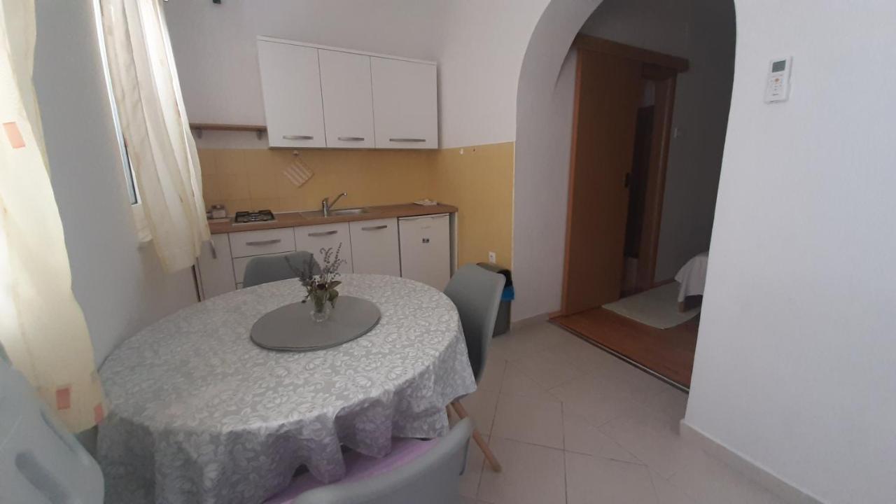 Apartments Kekica Novalja Eksteriør bilde
