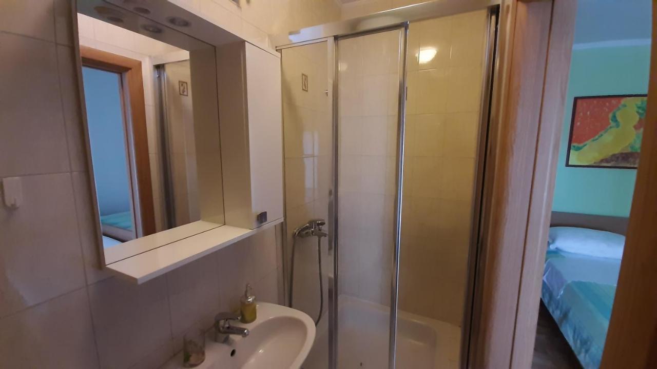 Apartments Kekica Novalja Eksteriør bilde